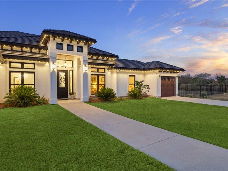 106 Colorado Blf, Cedar Creek, TX 78612