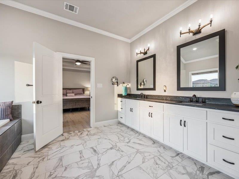 106 Colorado Blf, Cedar Creek, TX 78612