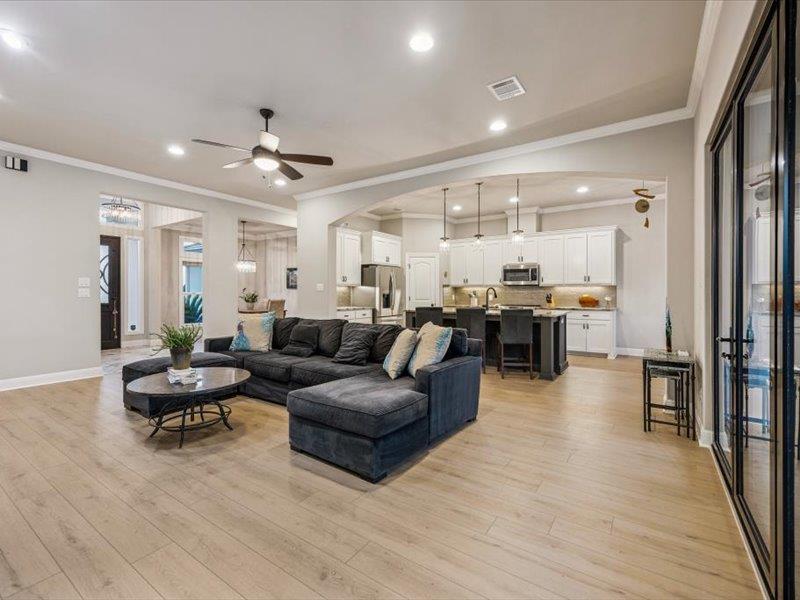 106 Colorado Blf, Cedar Creek, TX 78612