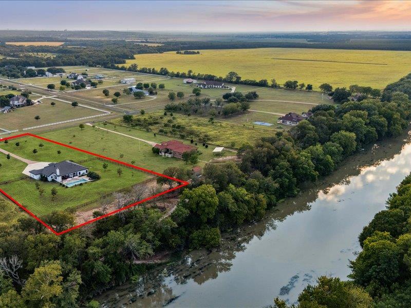 106 Colorado Blf, Cedar Creek, TX 78612