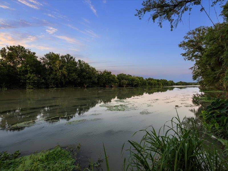 106 Colorado Blf, Cedar Creek, TX 78612