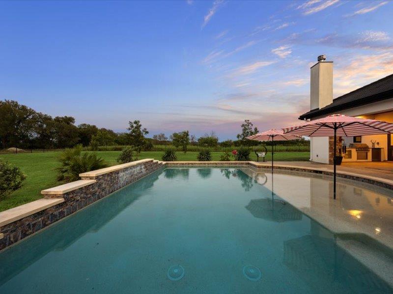 106 Colorado Blf, Cedar Creek, TX 78612