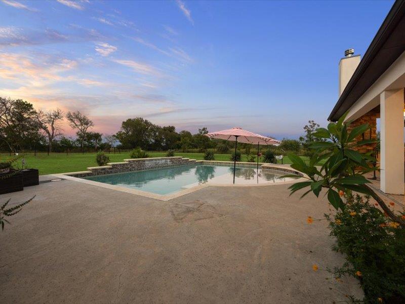 106 Colorado Blf, Cedar Creek, TX 78612