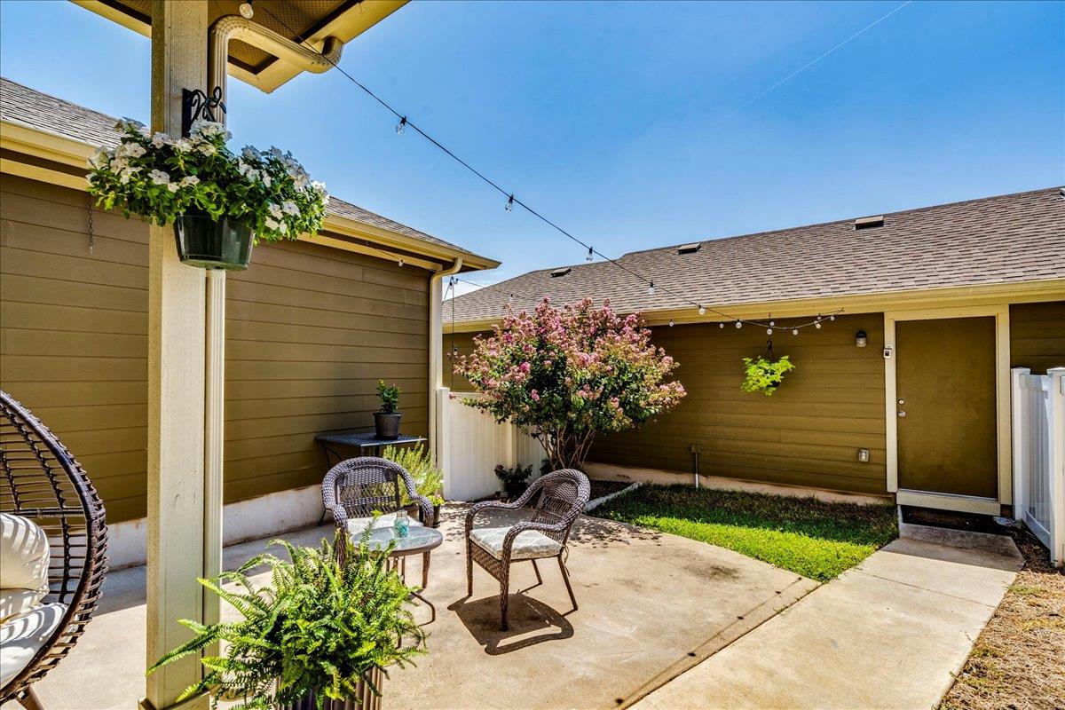 712 Lost Pines Ln, Cedar Park, TX 78613