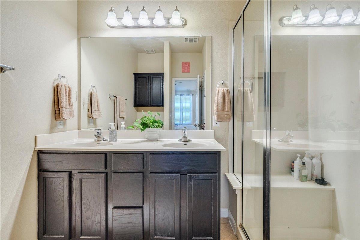 712 Lost Pines Ln, Cedar Park, TX 78613