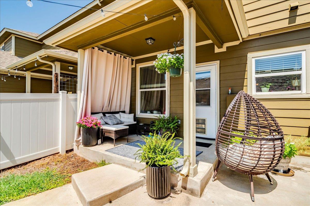 712 Lost Pines Ln, Cedar Park, TX 78613