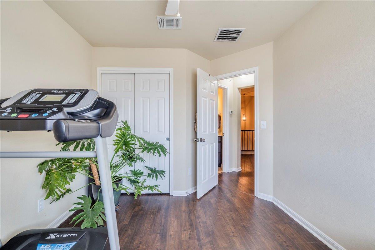 712 Lost Pines Ln, Cedar Park, TX 78613