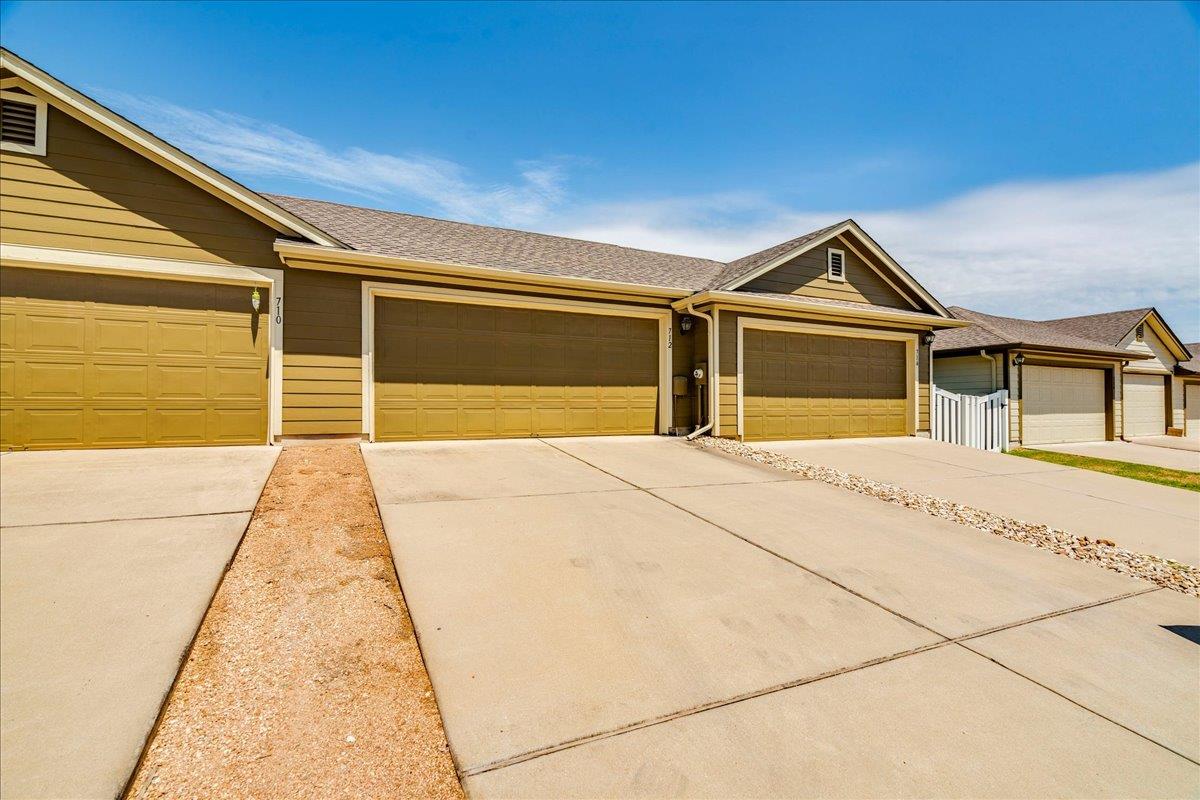 712 Lost Pines Ln, Cedar Park, TX 78613