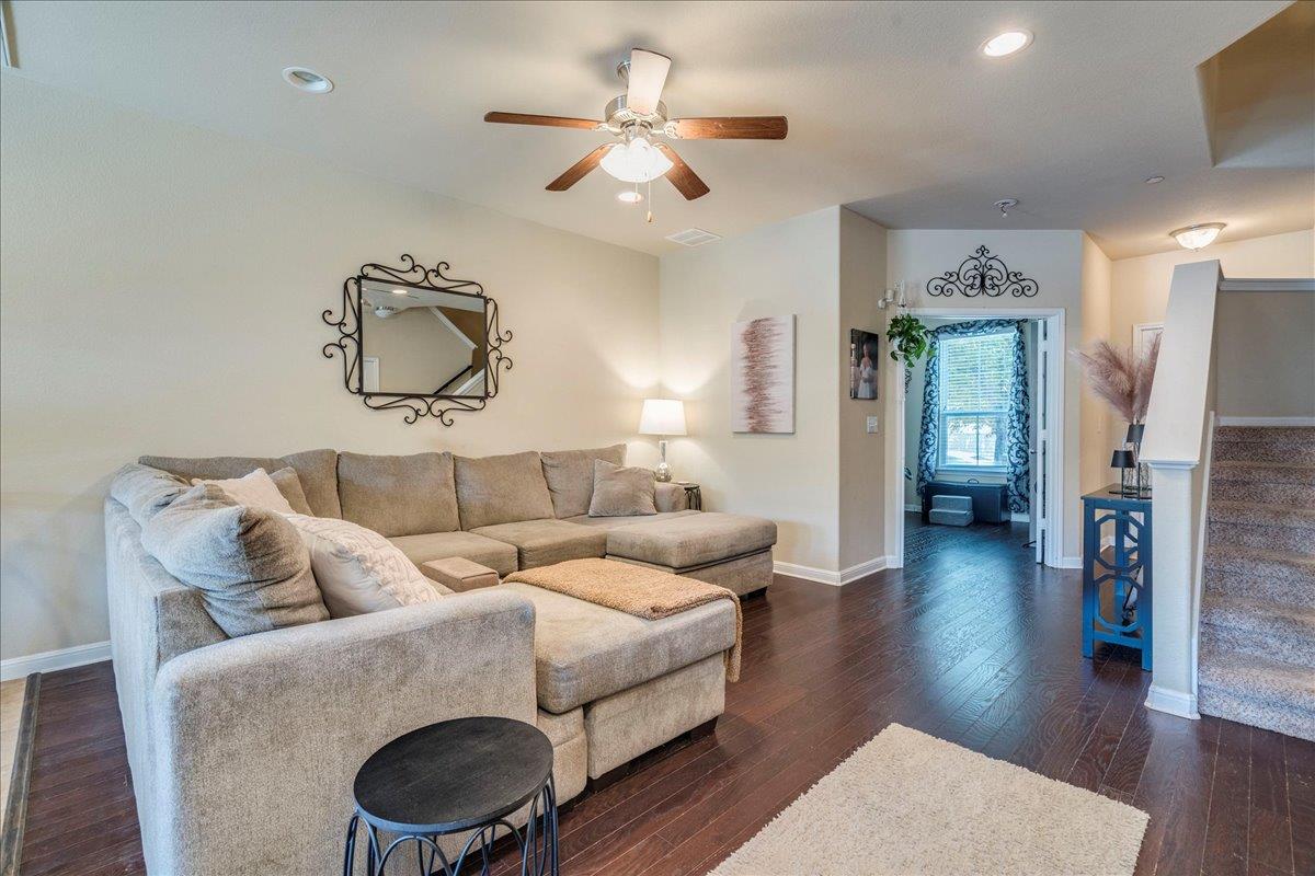 712 Lost Pines Ln, Cedar Park, TX 78613