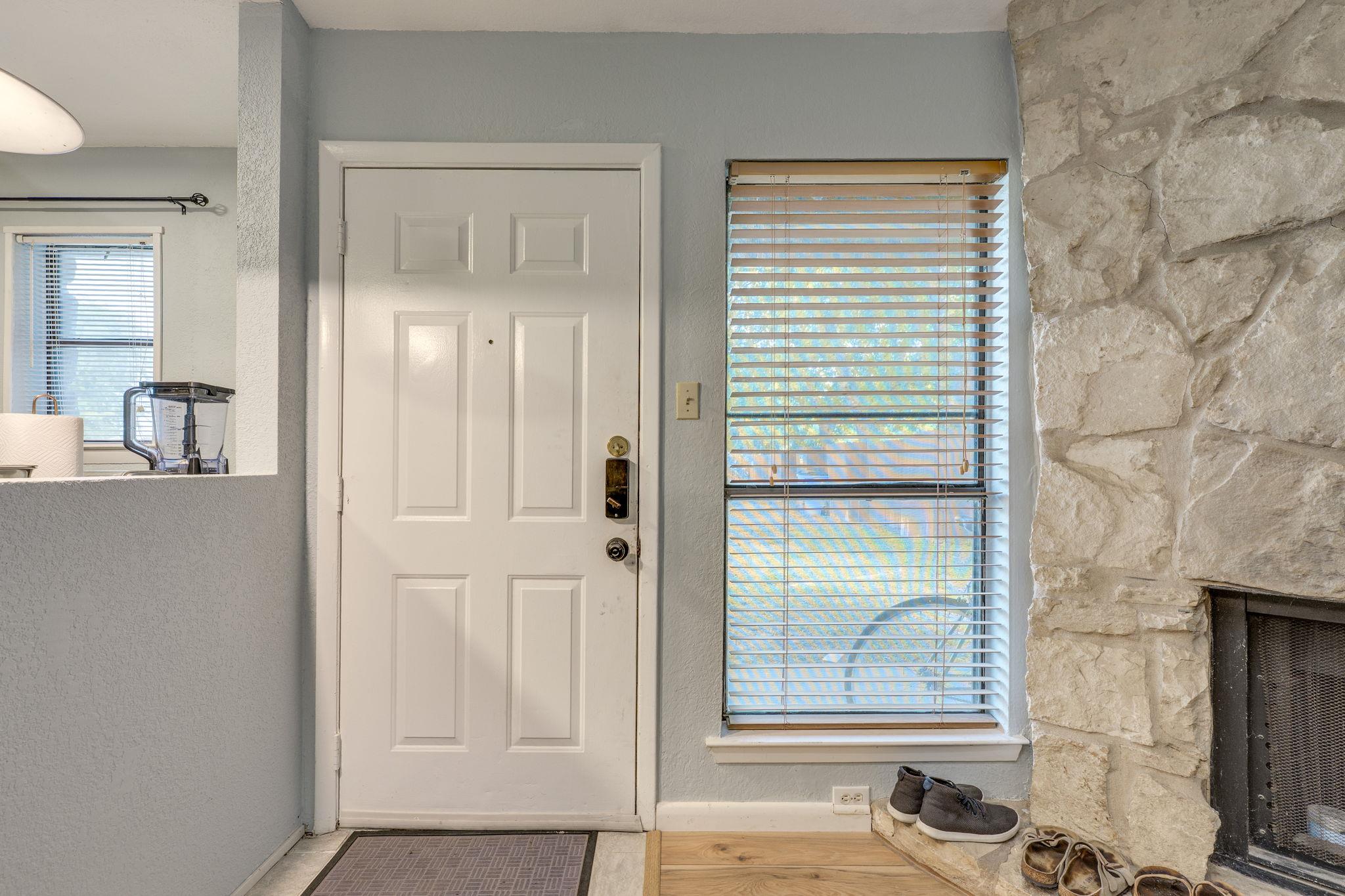 4307 1st St S # 101, Austin, TX 78745