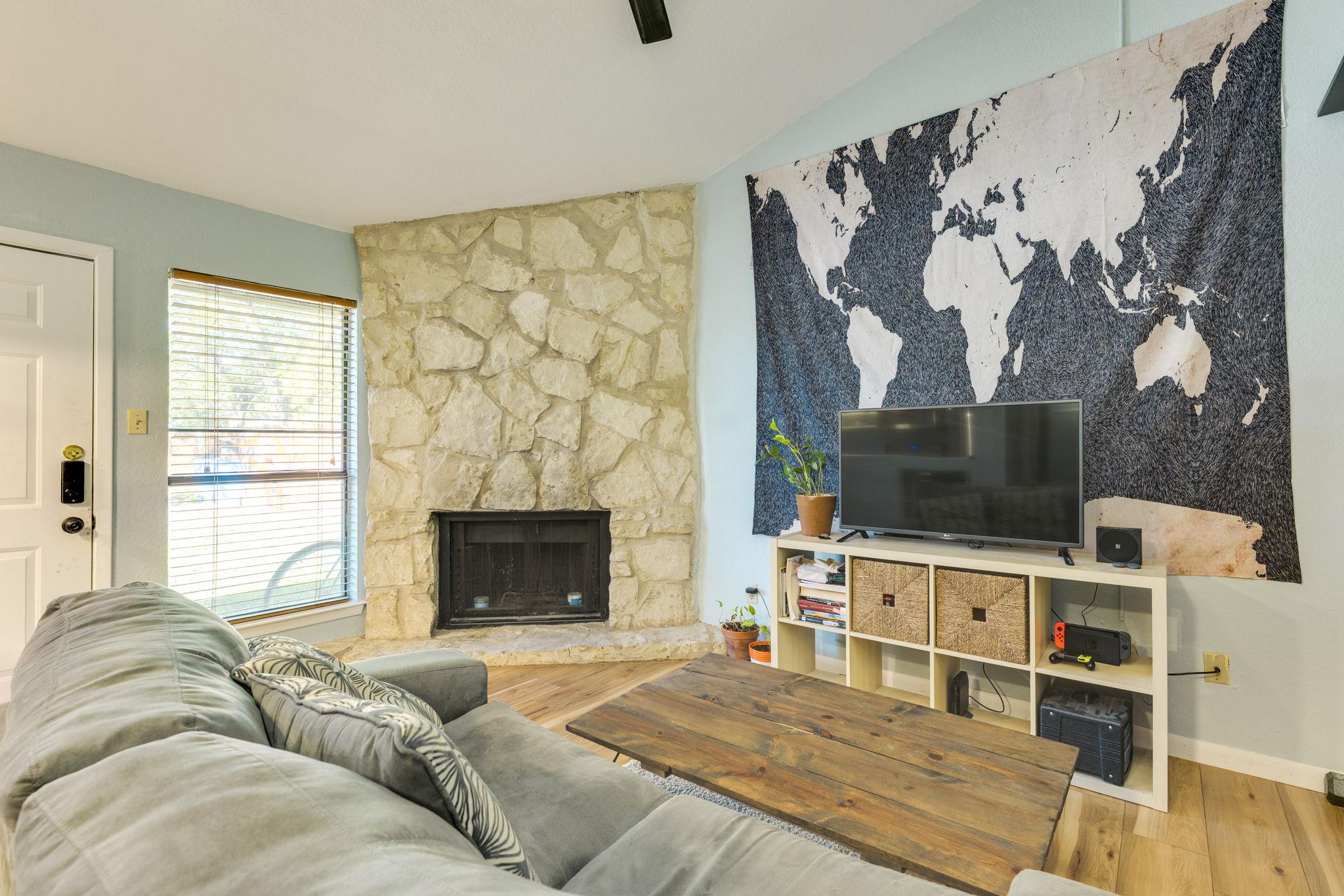 4307 1st St S # 101, Austin, TX 78745