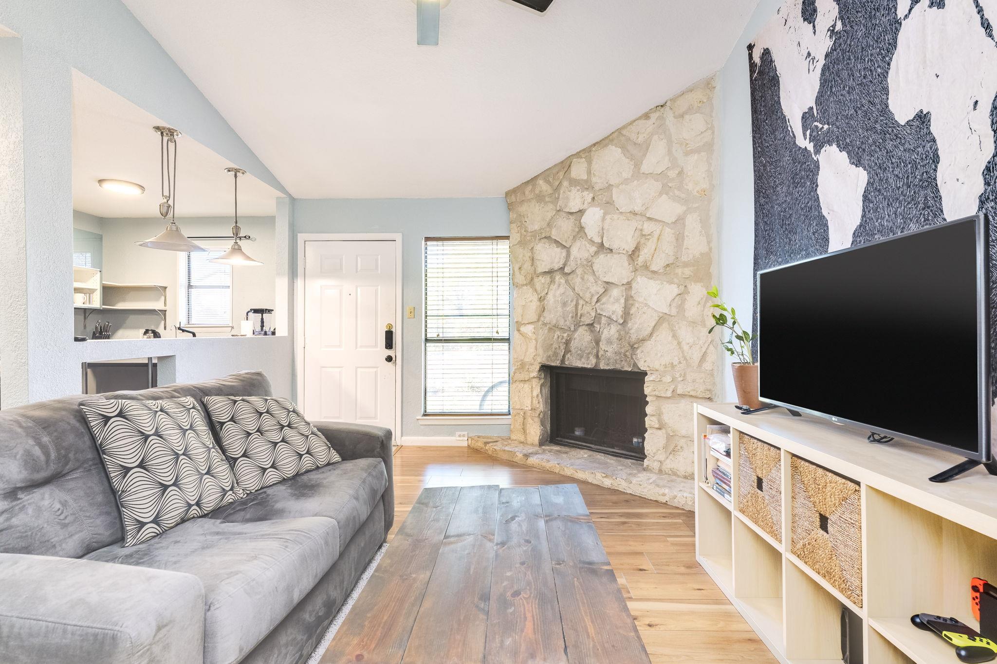 4307 1st St S # 101, Austin, TX 78745