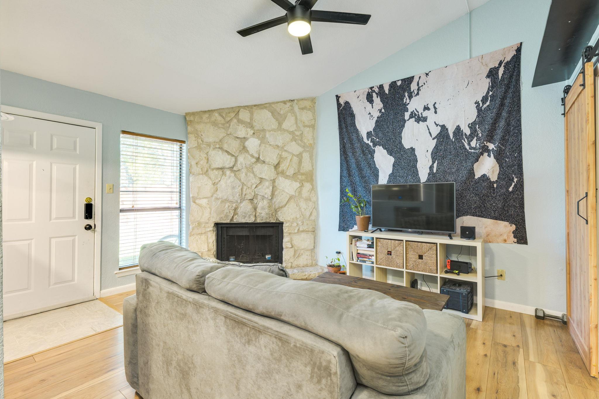 4307 1st St S # 101, Austin, TX 78745