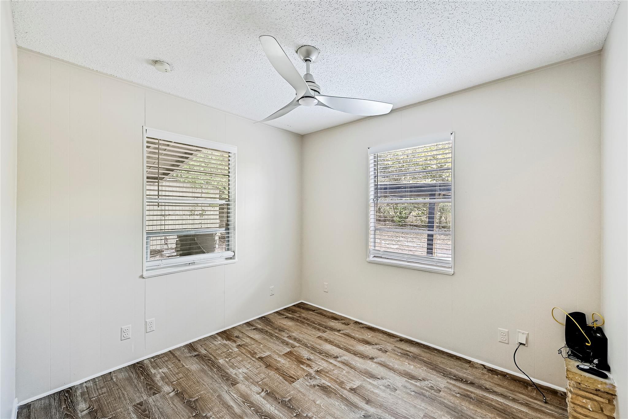 10700 W Lakeview Dr, Jonestown, TX 78645