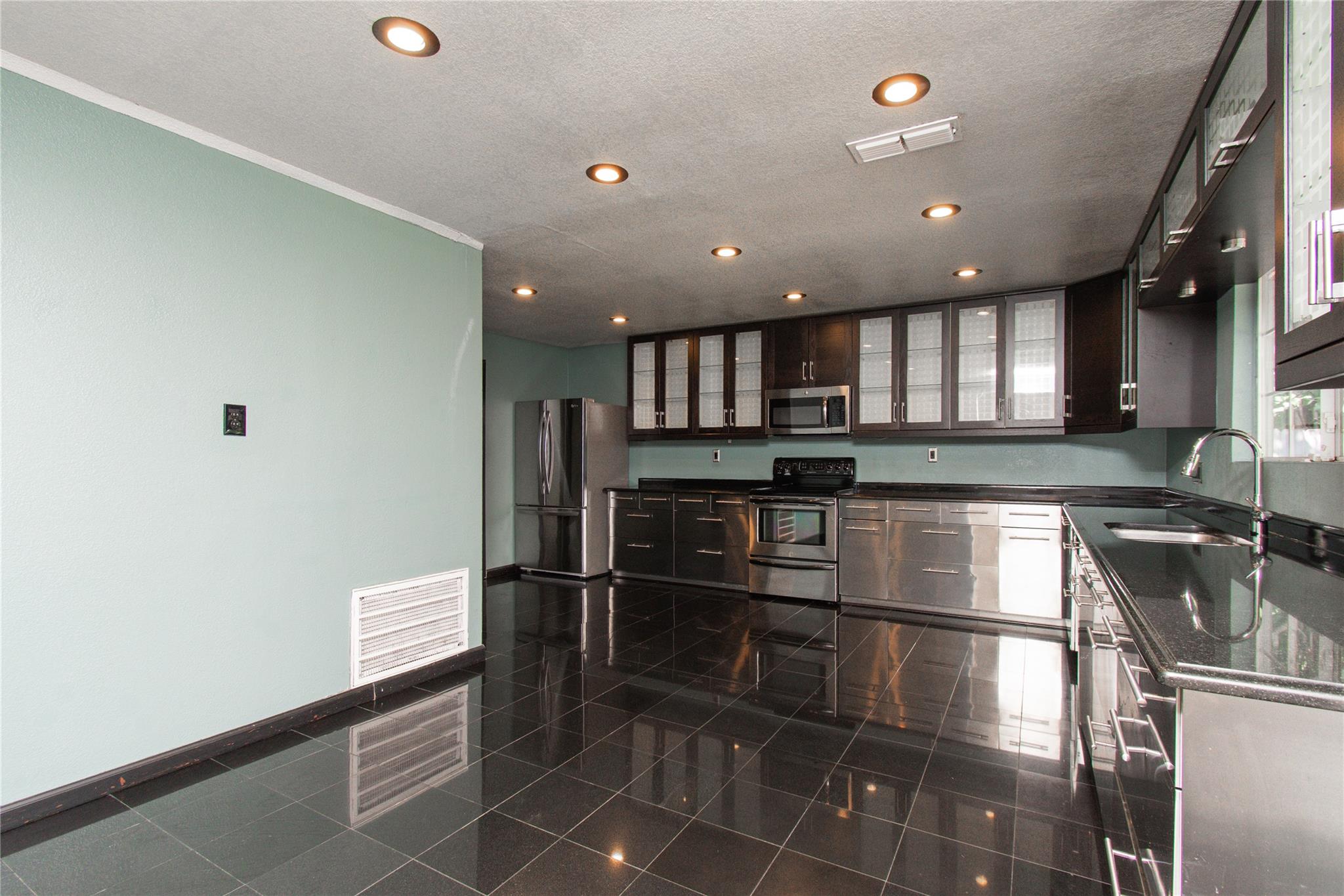 2524 Berkett Dr, Austin, TX 78745