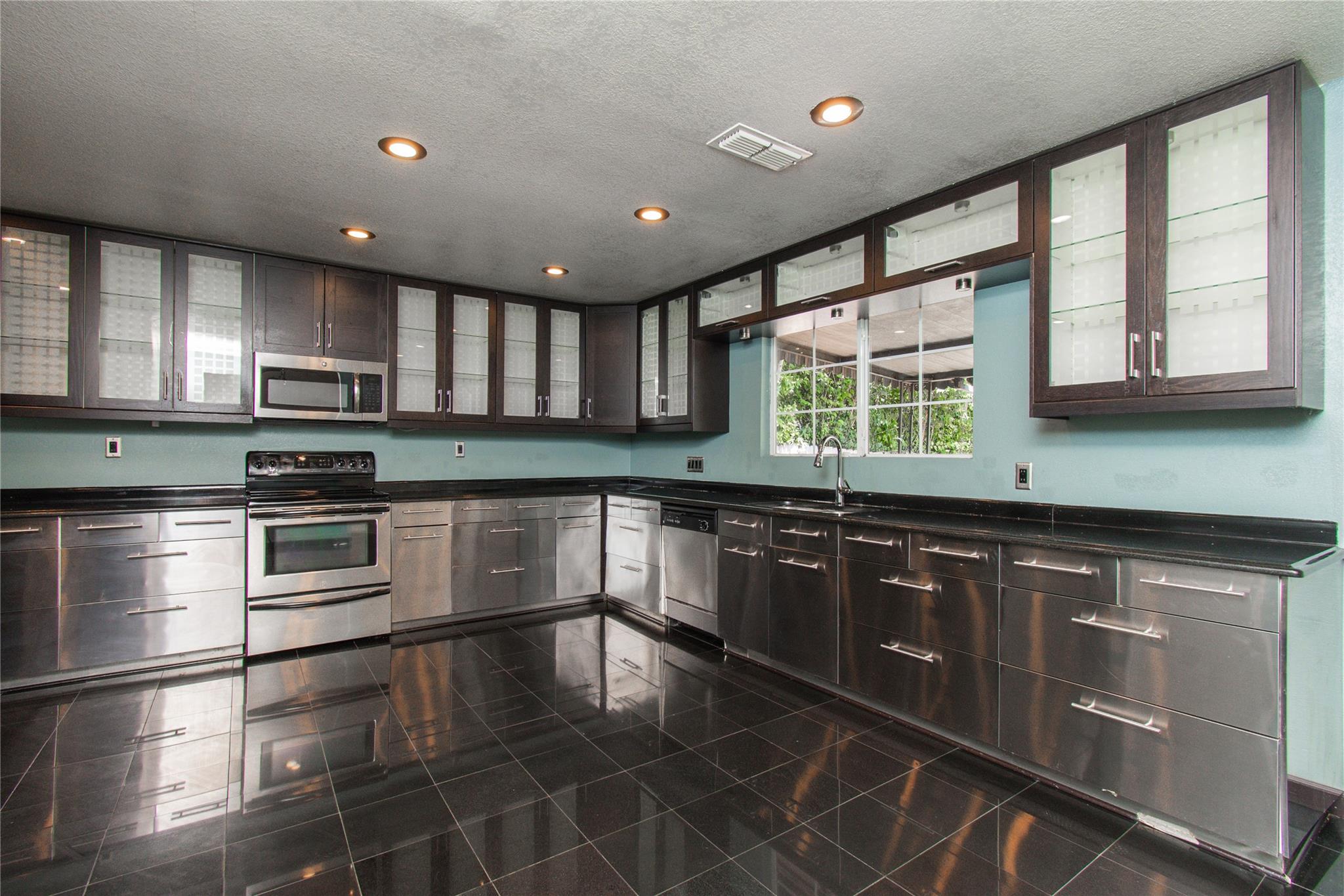 2524 Berkett Dr, Austin, TX 78745