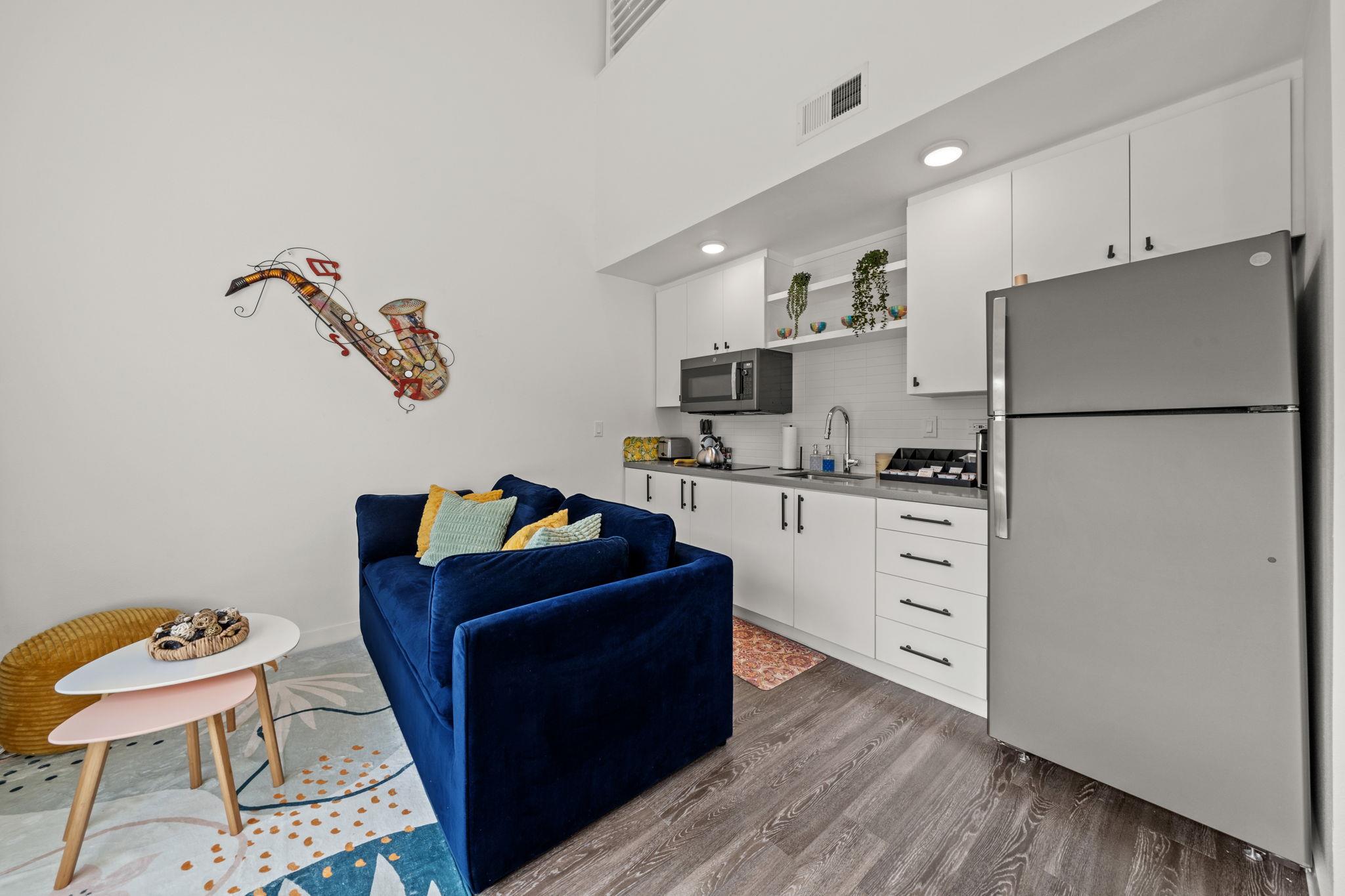 49 Navasota St # 210, Austin, TX 78702