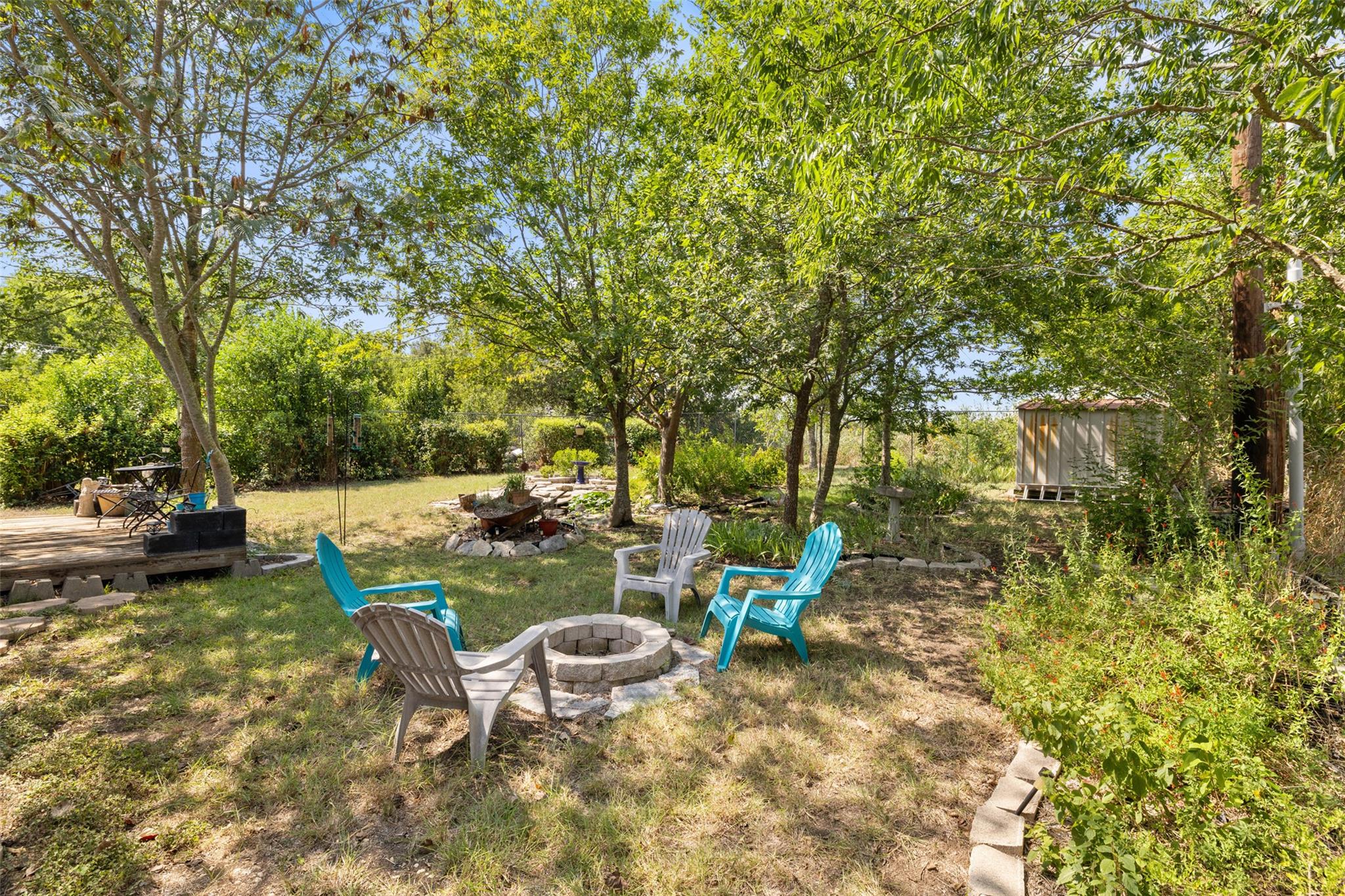 2803 Crestview St, Taylor, TX 76574