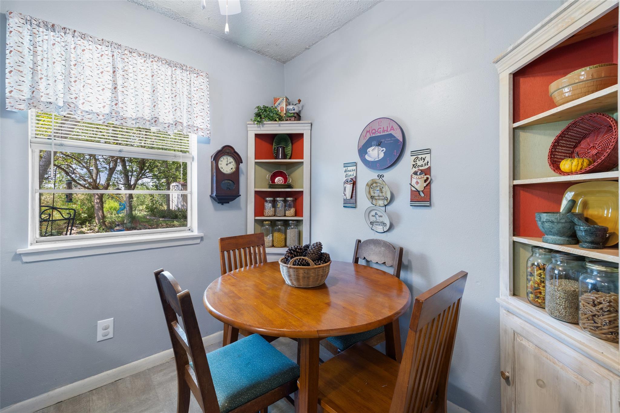 2803 Crestview St, Taylor, TX 76574