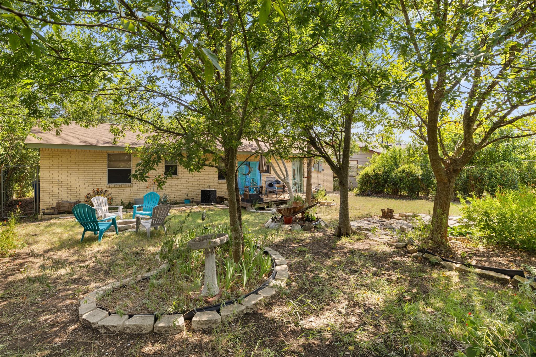 2803 Crestview St, Taylor, TX 76574