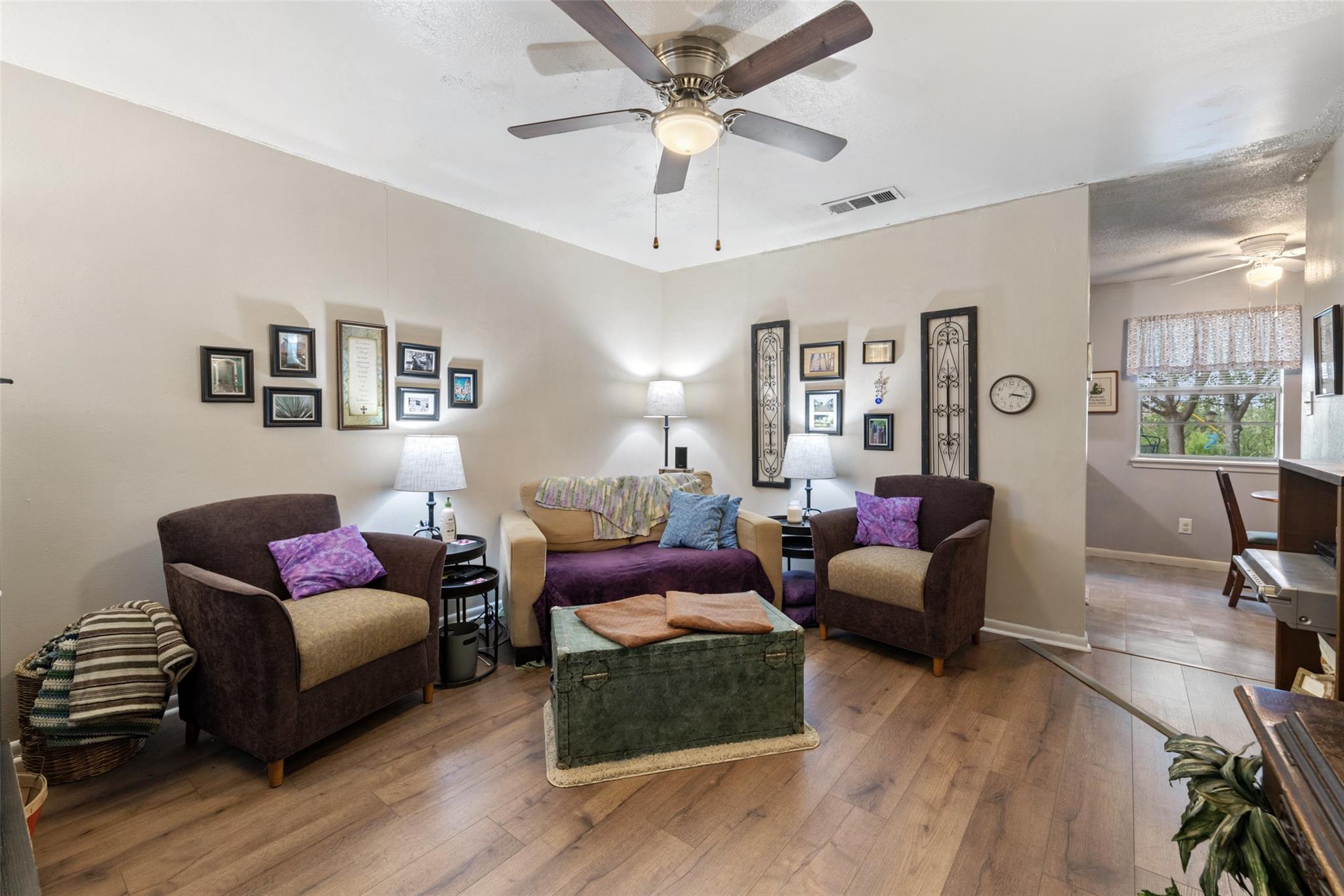 2803 Crestview St, Taylor, TX 76574