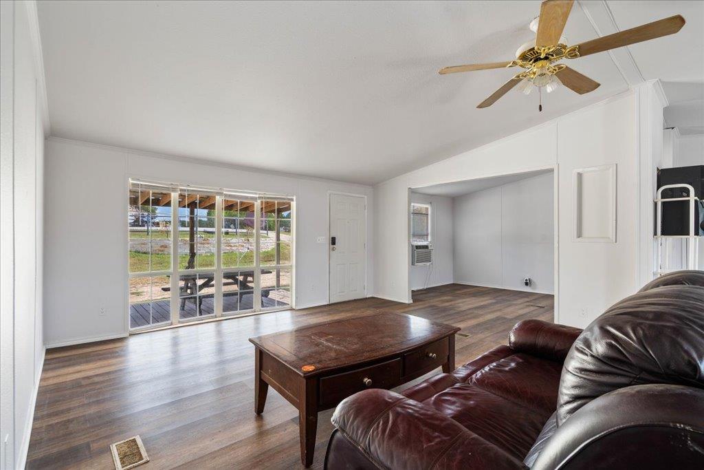 10500 Tarantula Ct, Leander, TX 78641