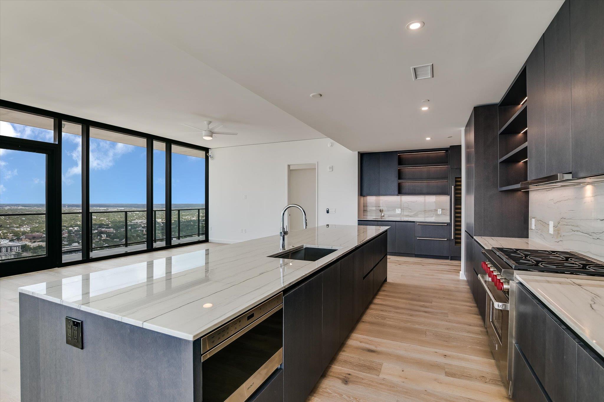 610 Davis St # 4404, Austin, TX 78701