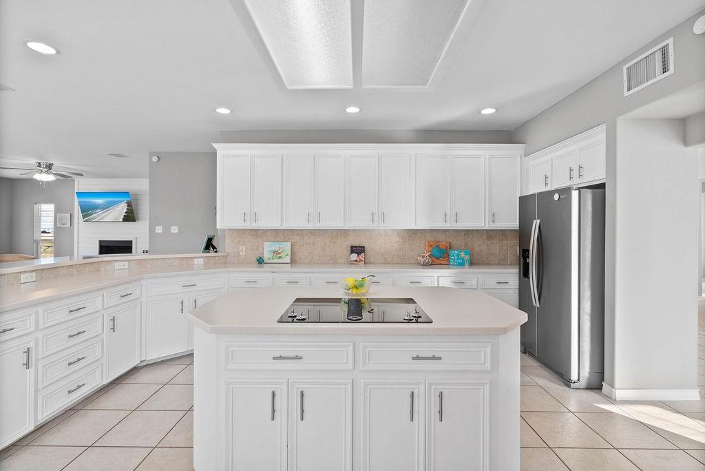 718 Crown Hbr, Corpus Christi, TX 78402