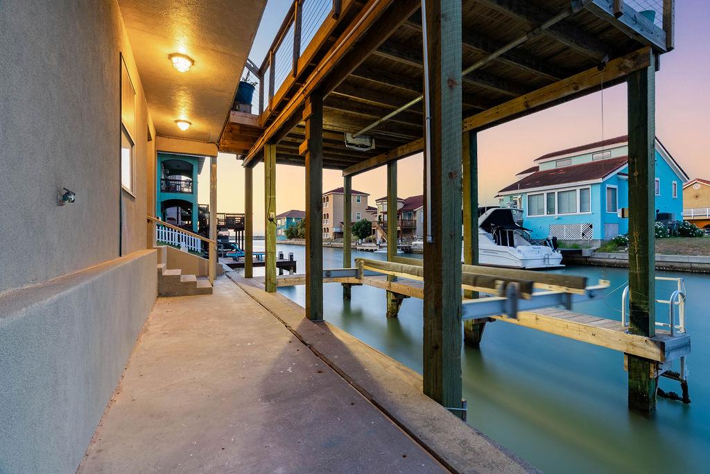 718 Crown Hbr, Corpus Christi, TX 78402