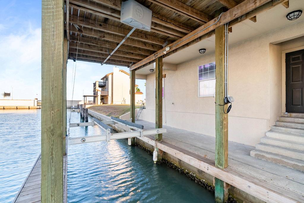 718 Crown Hbr, Corpus Christi, TX 78402