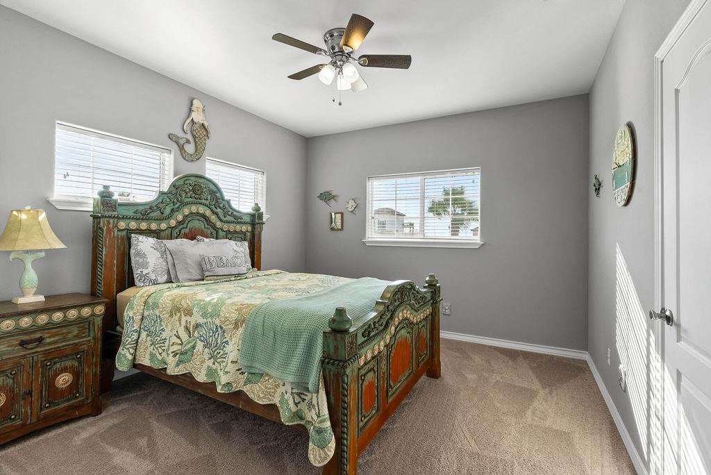 718 Crown Hbr, Corpus Christi, TX 78402