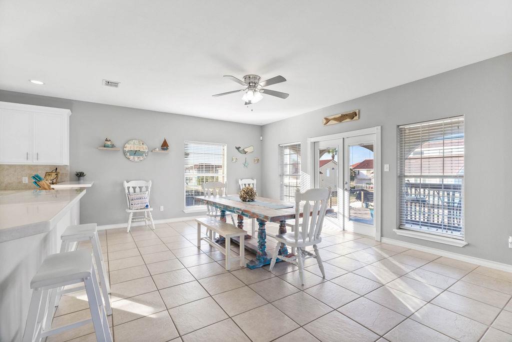 718 Crown Hbr, Corpus Christi, TX 78402