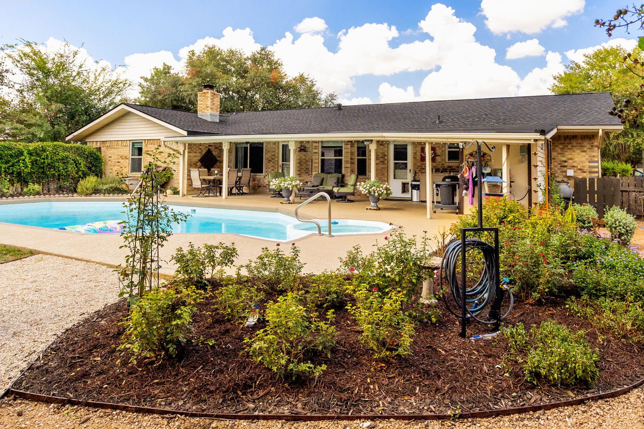 1115 Gardenia Dr, New Braunfels, TX 78130