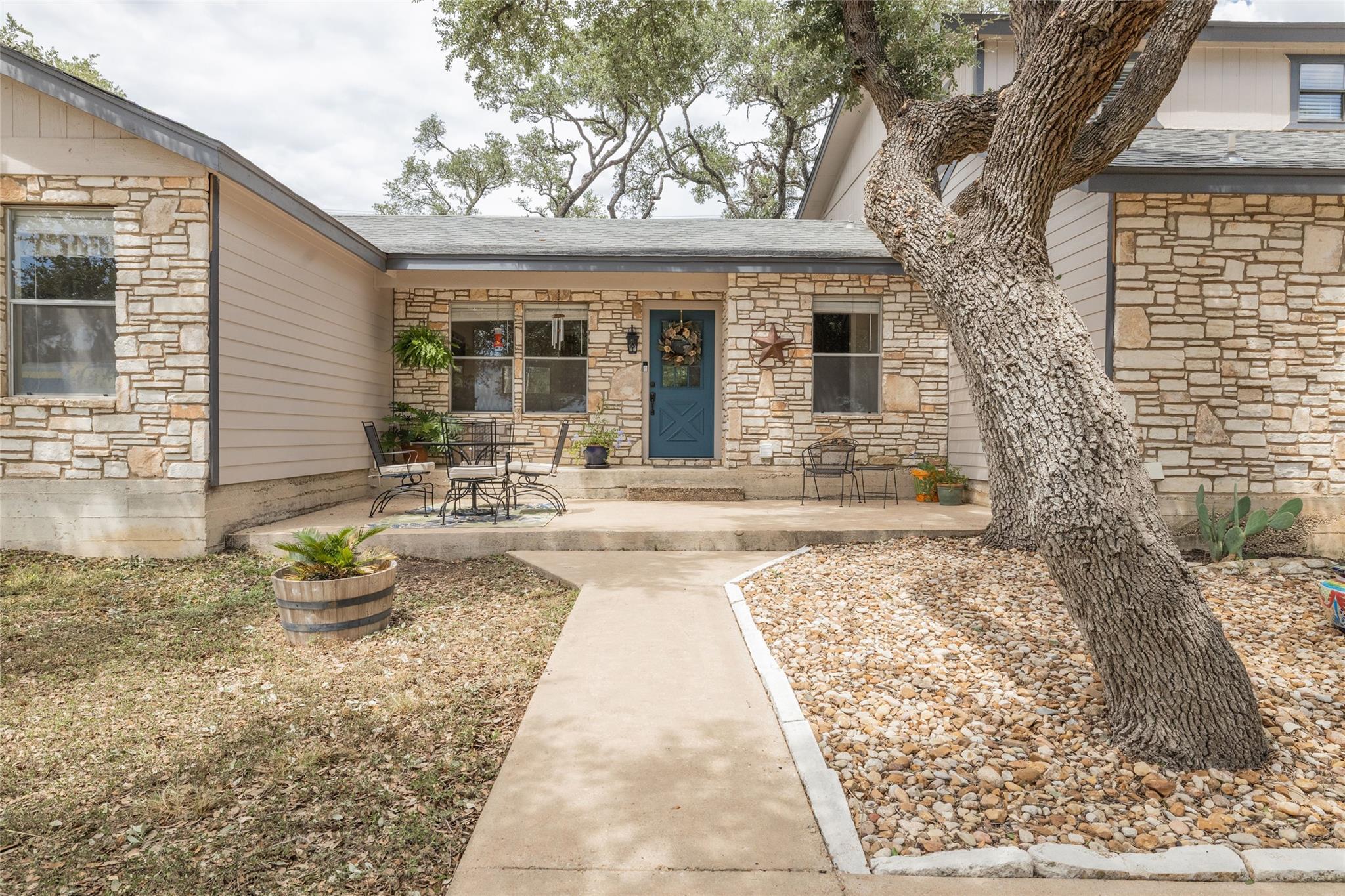 205 Spanish Oak Trl, Dripping Springs, TX 78620
