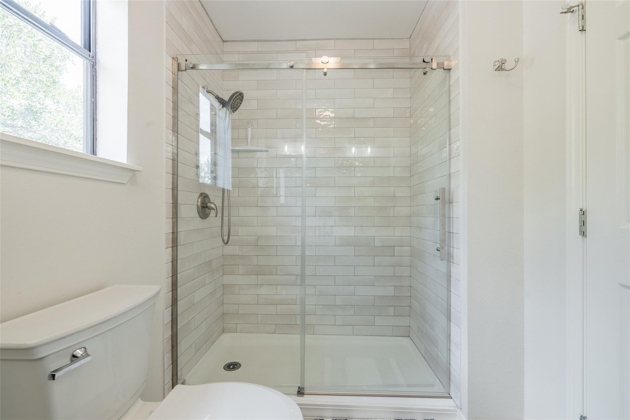 205 Spanish Oak Trl, Dripping Springs, TX 78620