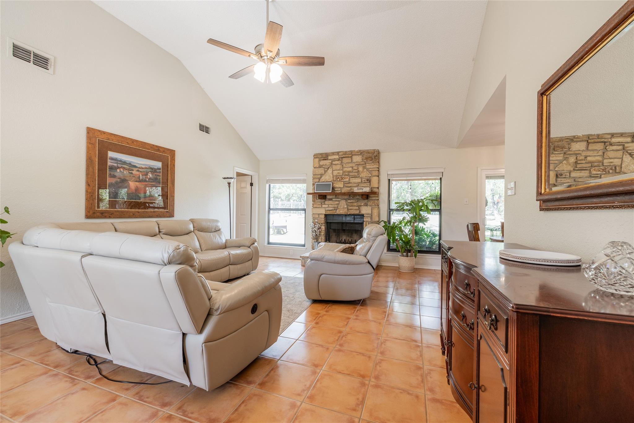 205 Spanish Oak Trl, Dripping Springs, TX 78620