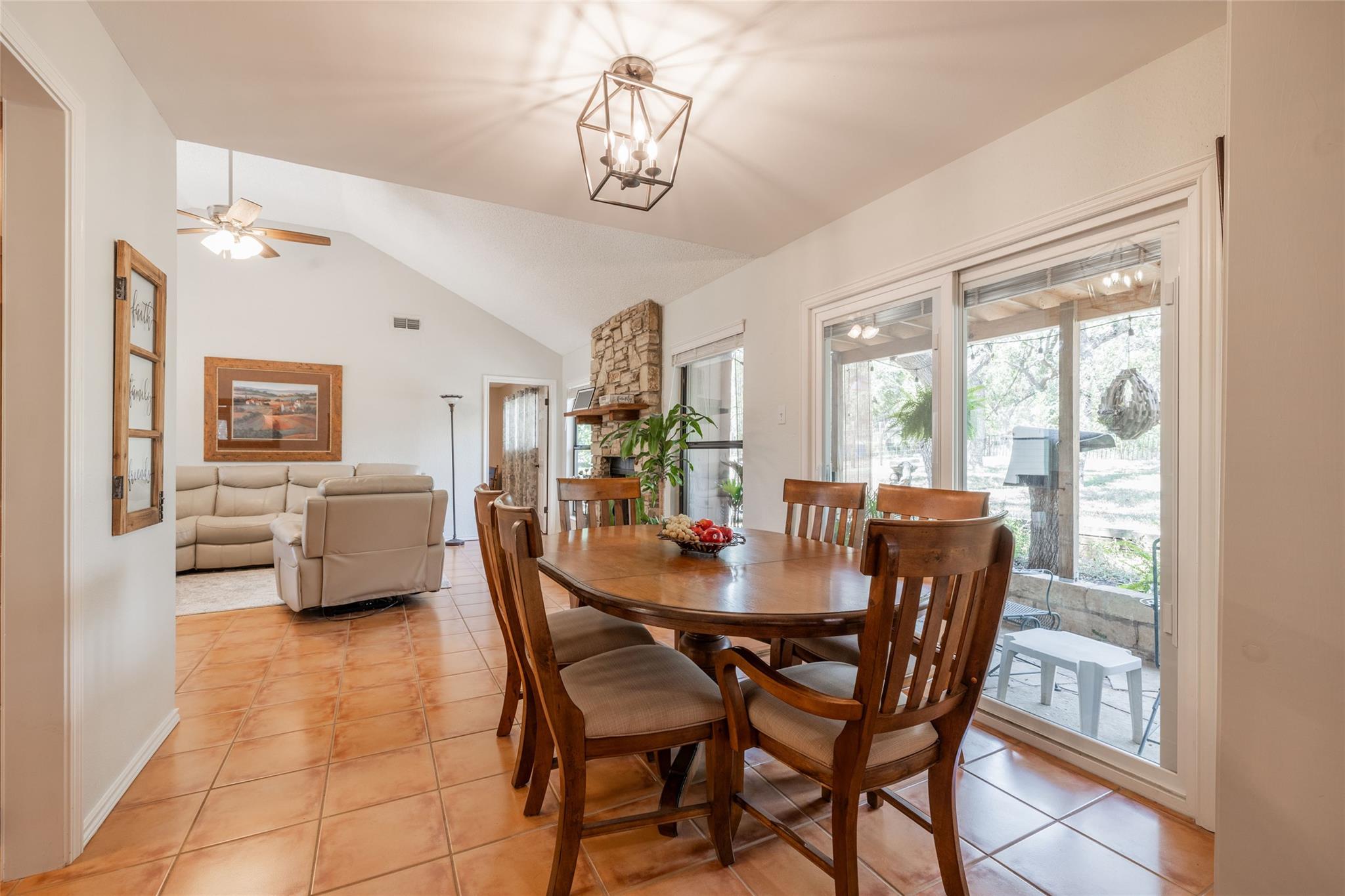 205 Spanish Oak Trl, Dripping Springs, TX 78620