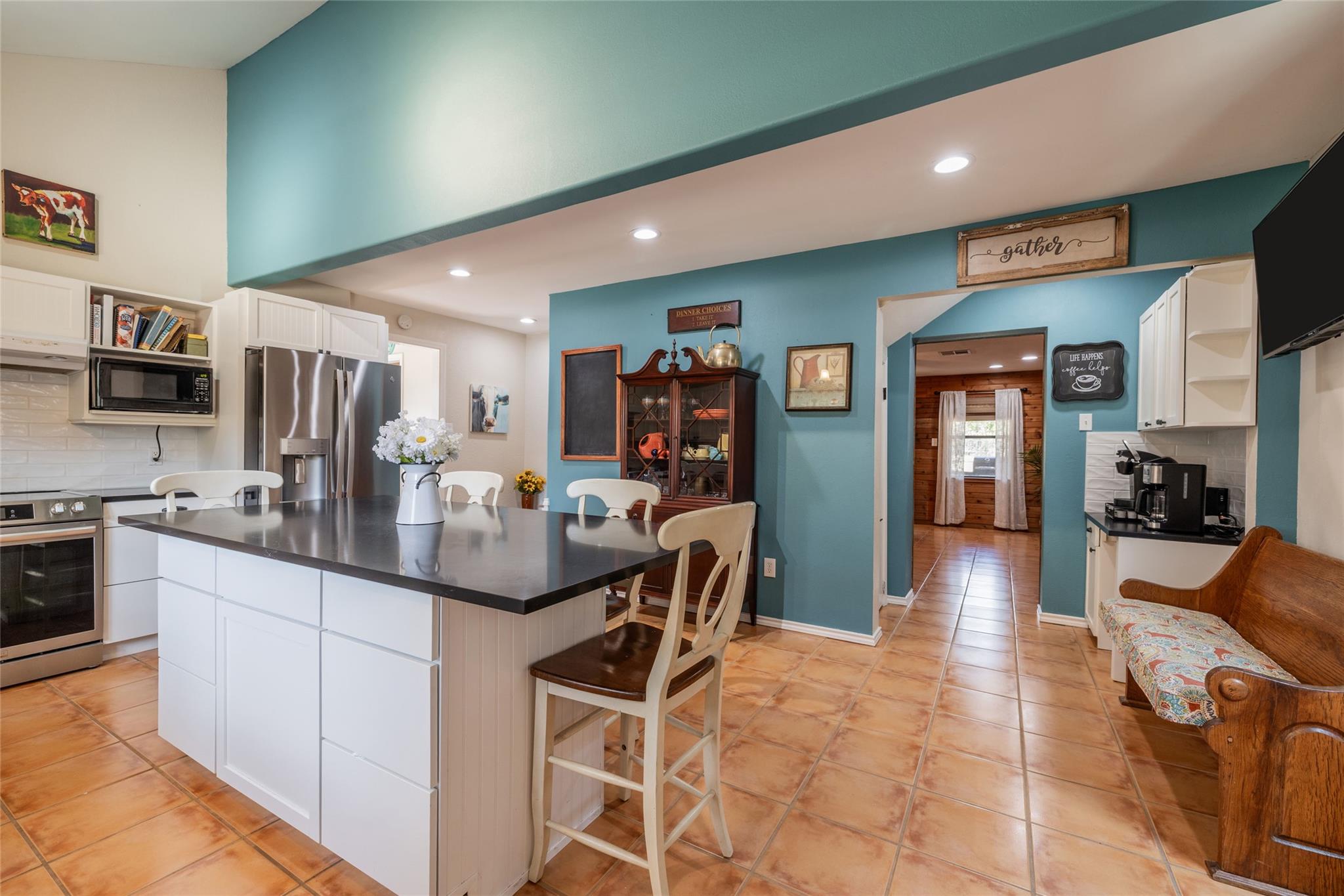 205 Spanish Oak Trl, Dripping Springs, TX 78620