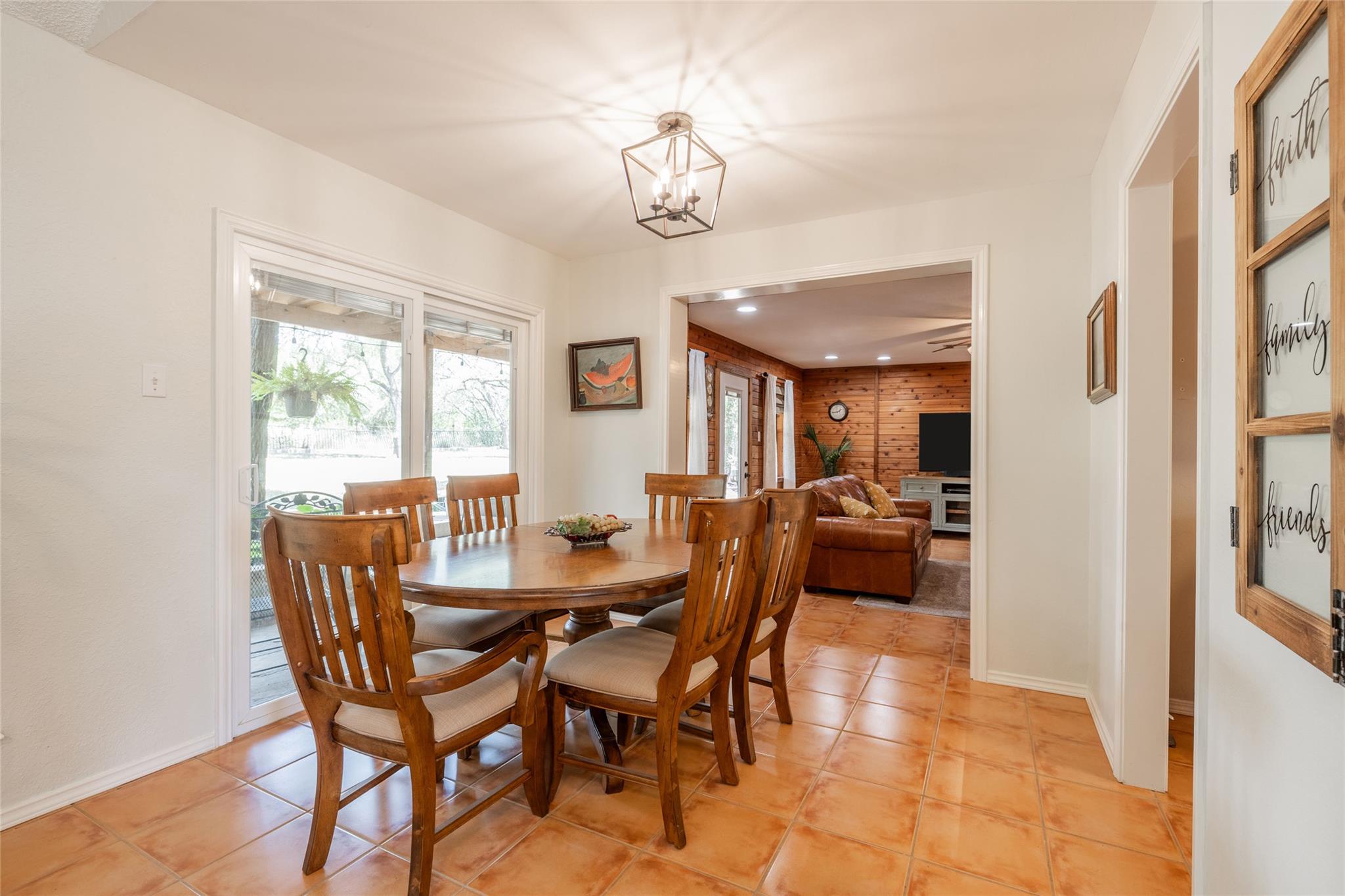 205 Spanish Oak Trl, Dripping Springs, TX 78620