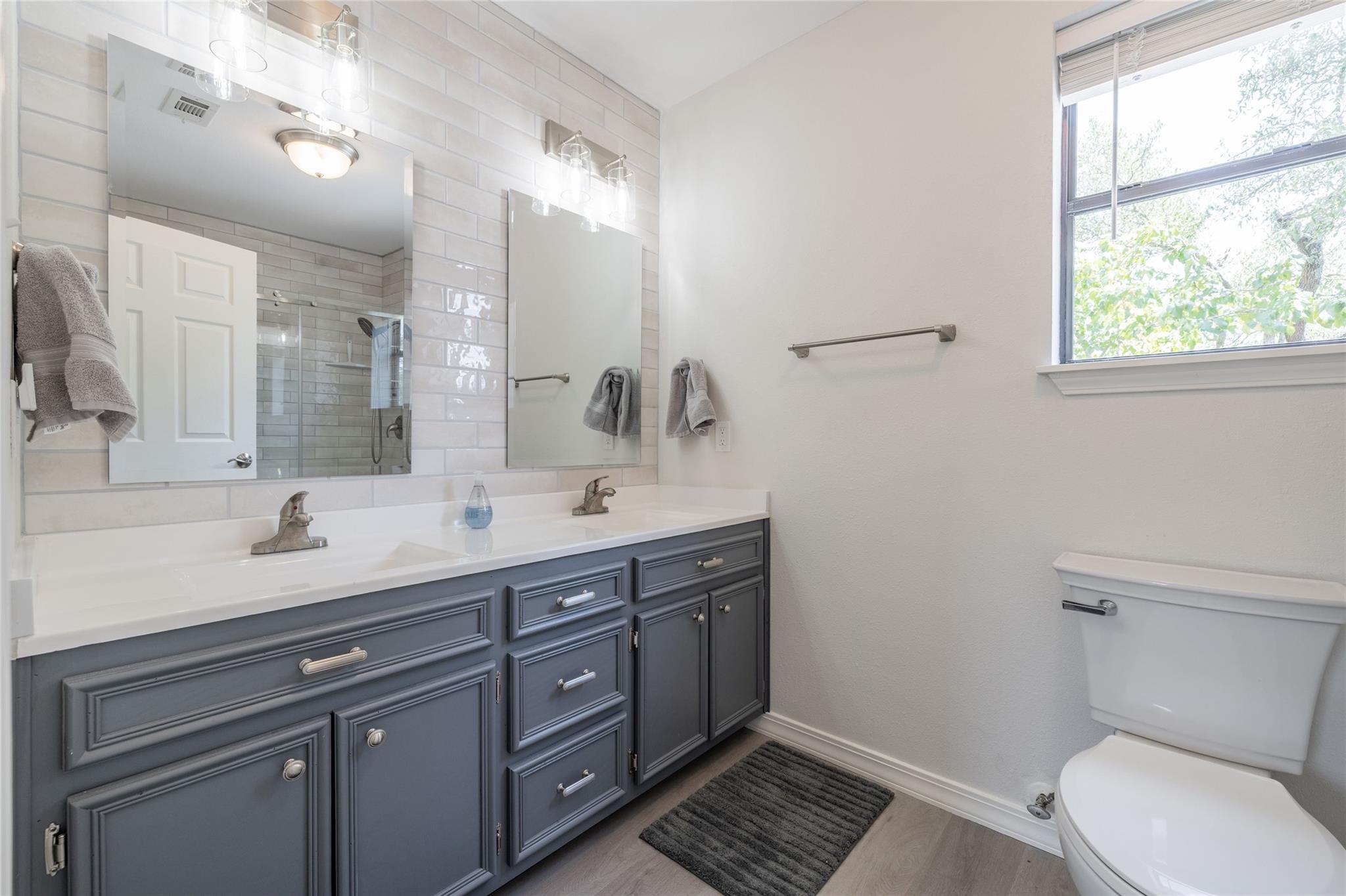 205 Spanish Oak Trl, Dripping Springs, TX 78620