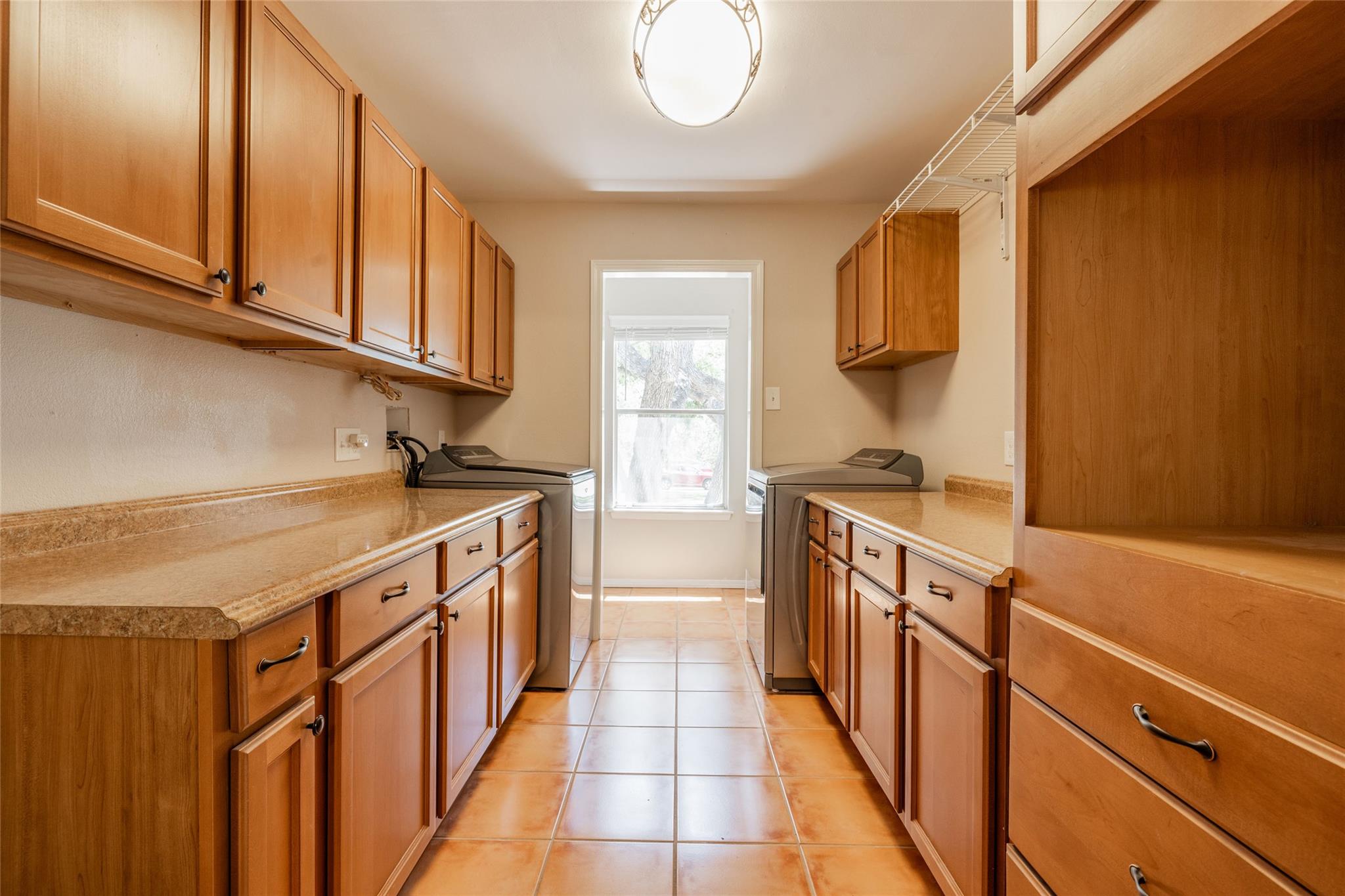 205 Spanish Oak Trl, Dripping Springs, TX 78620