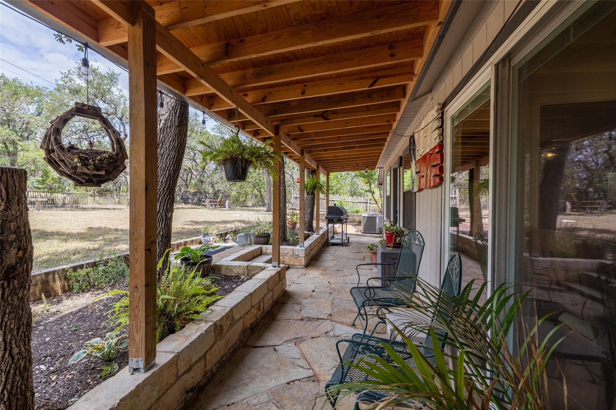 205 Spanish Oak Trl, Dripping Springs, TX 78620