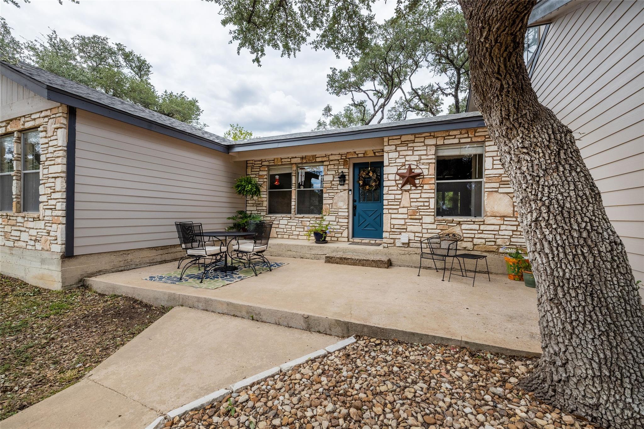 205 Spanish Oak Trl, Dripping Springs, TX 78620