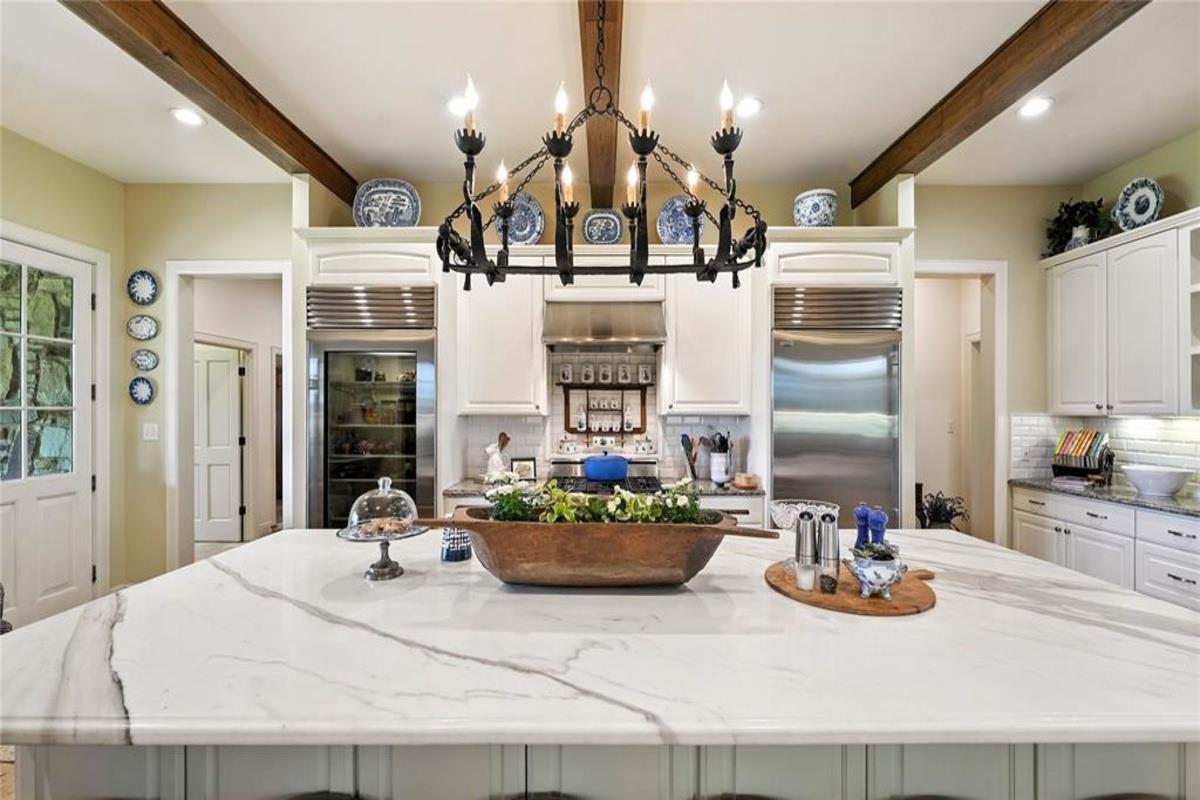 705 Antioch Rd, Paige, TX 78659