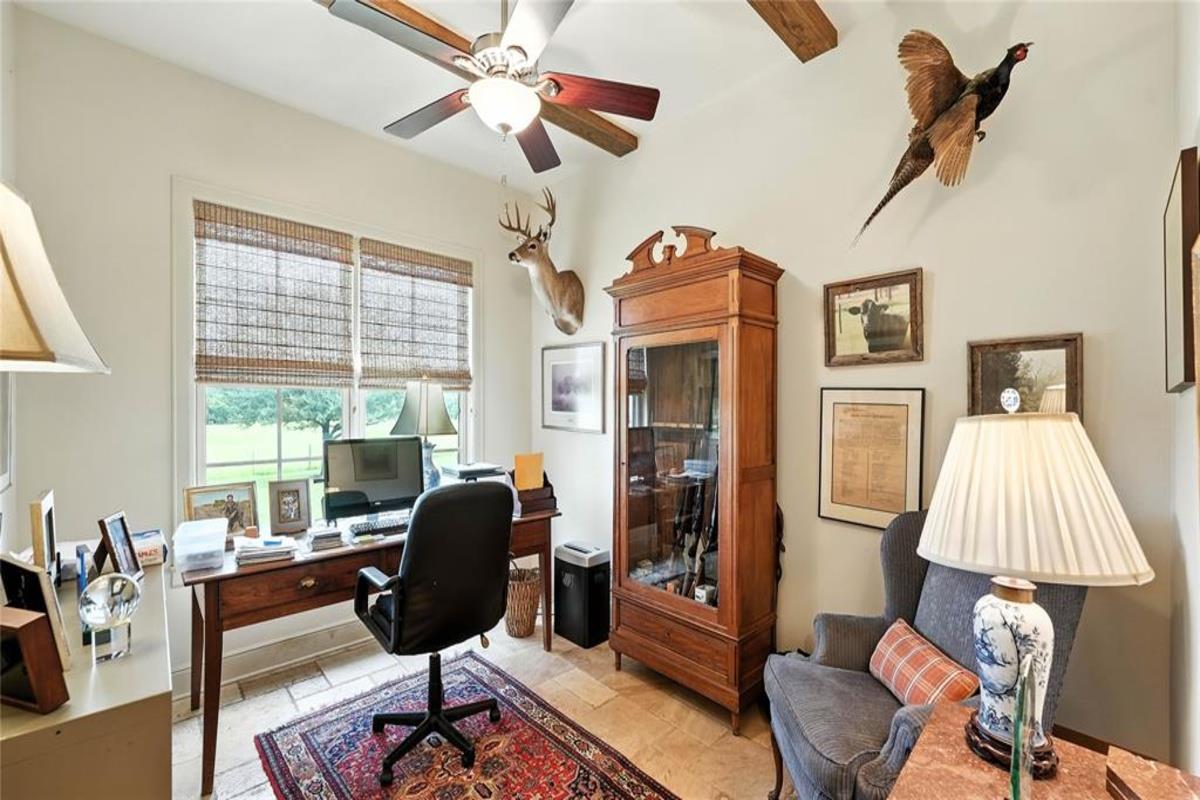 705 Antioch Rd, Paige, TX 78659