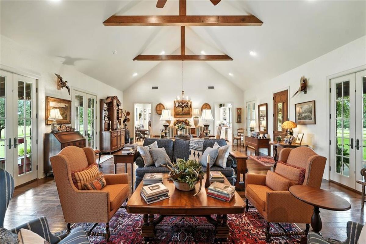 705 Antioch Rd, Paige, TX 78659