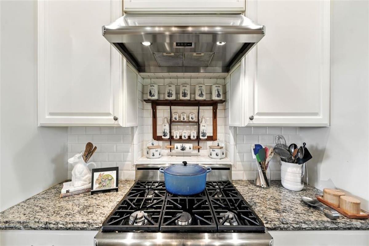 705 Antioch Rd, Paige, TX 78659