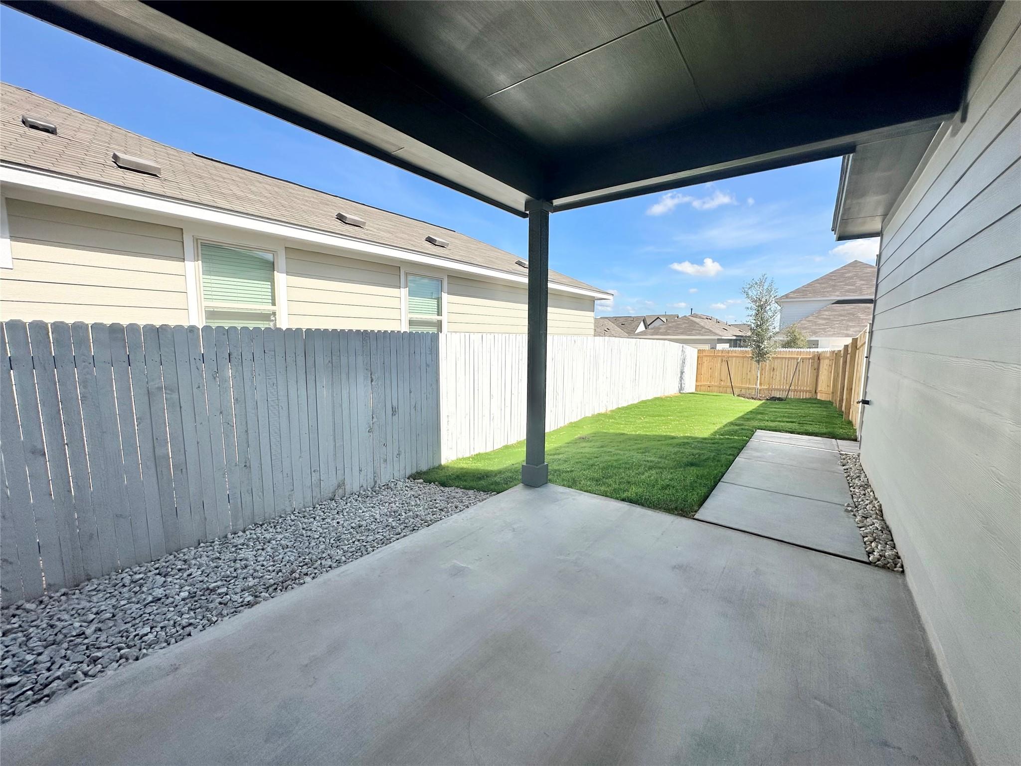 372 Glocken Ln, Kyle, TX 78640