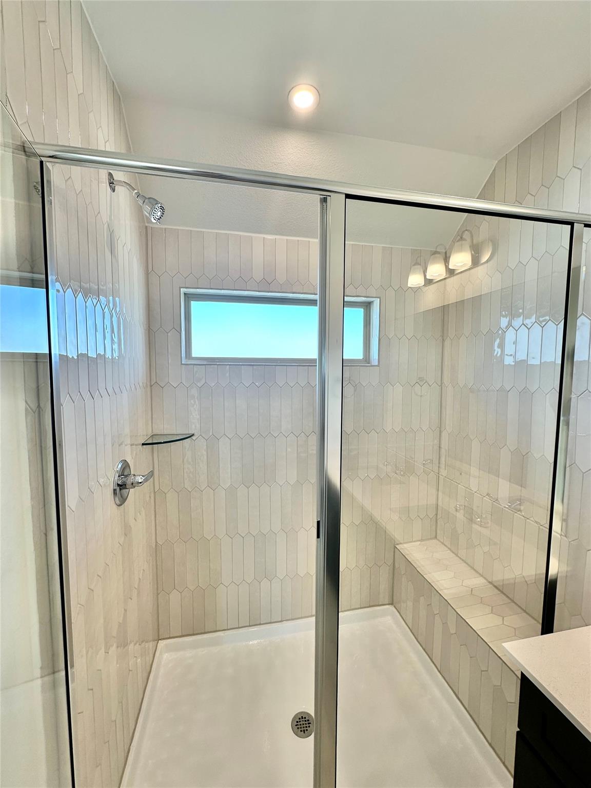 372 Glocken Ln, Kyle, TX 78640