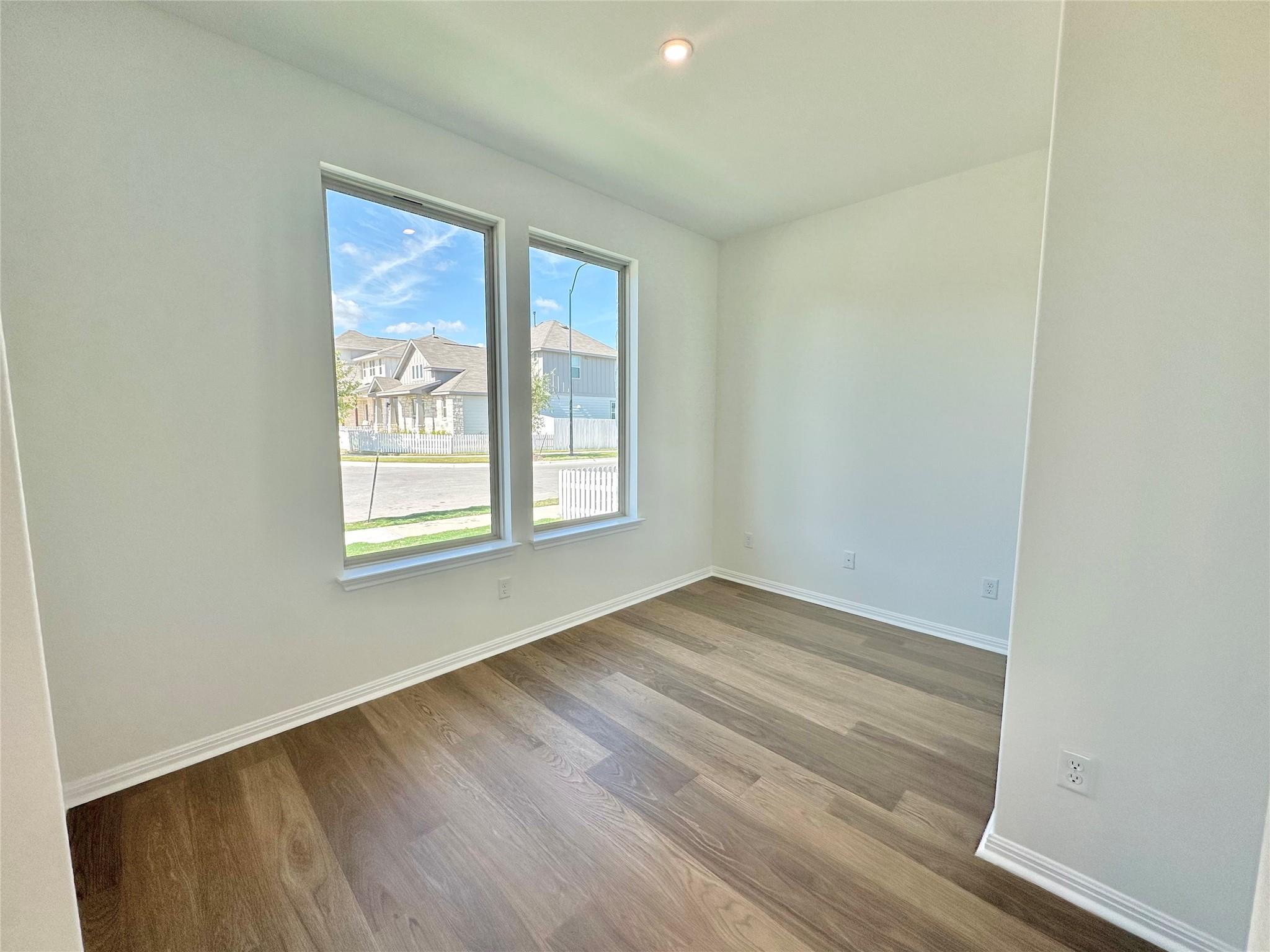 372 Glocken Ln, Kyle, TX 78640